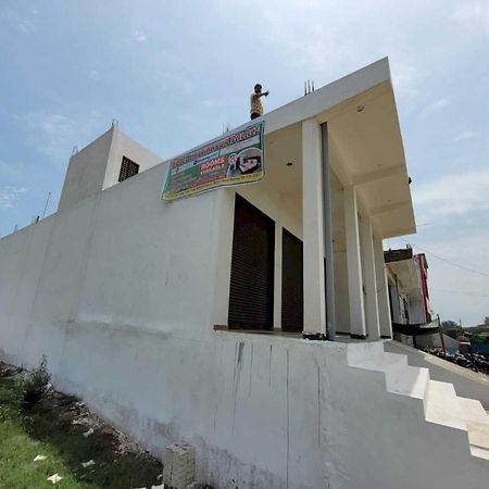 Oyo Hotel Hastinapur Palace Meerut Ngoại thất bức ảnh