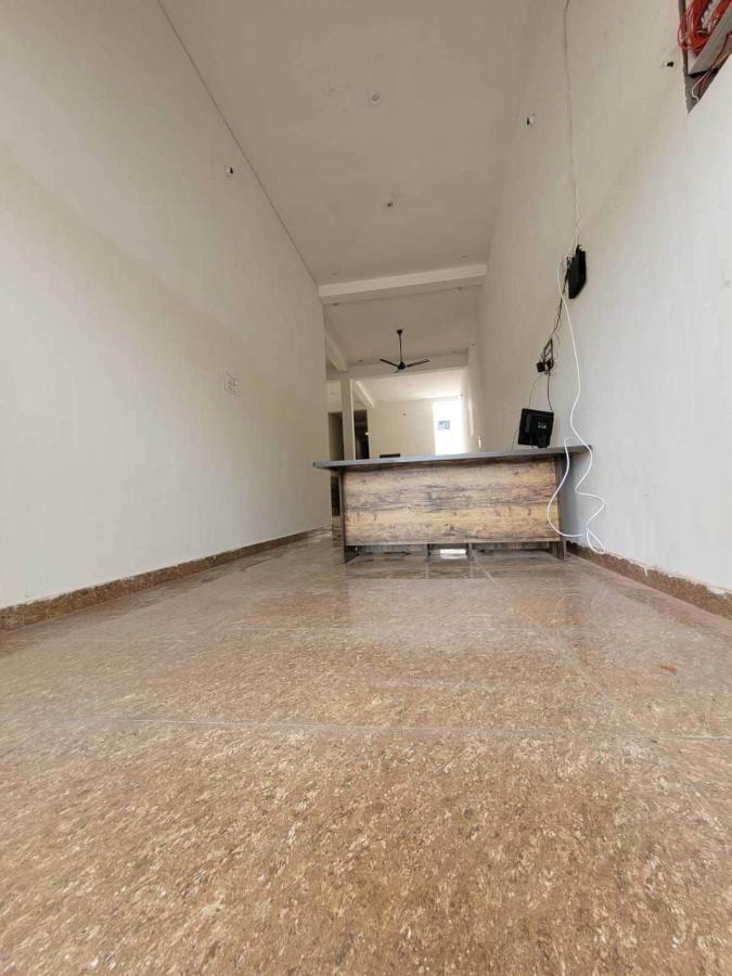 Oyo Hotel Hastinapur Palace Meerut Ngoại thất bức ảnh
